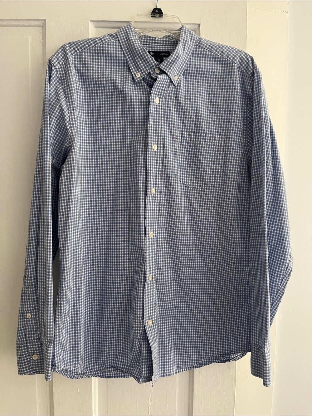 MEN’S GAP BUTTON DOWN SHIRT